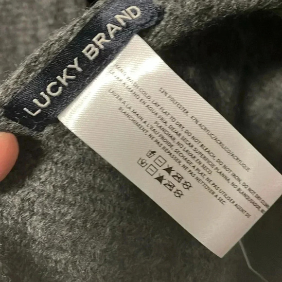 NWT Lucky Brand grey soft  scarf - Picture 2 of 3